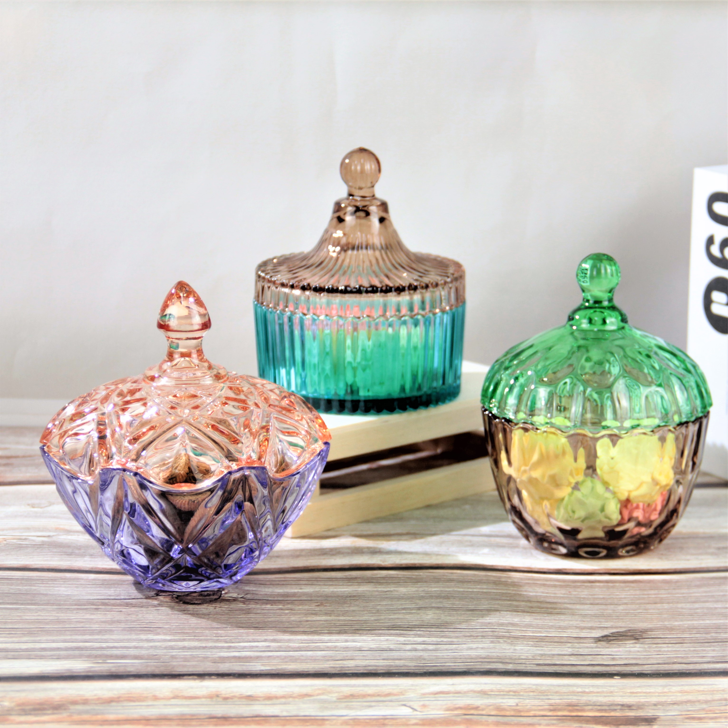 Green colored crystal candy jar with lid GZ1824