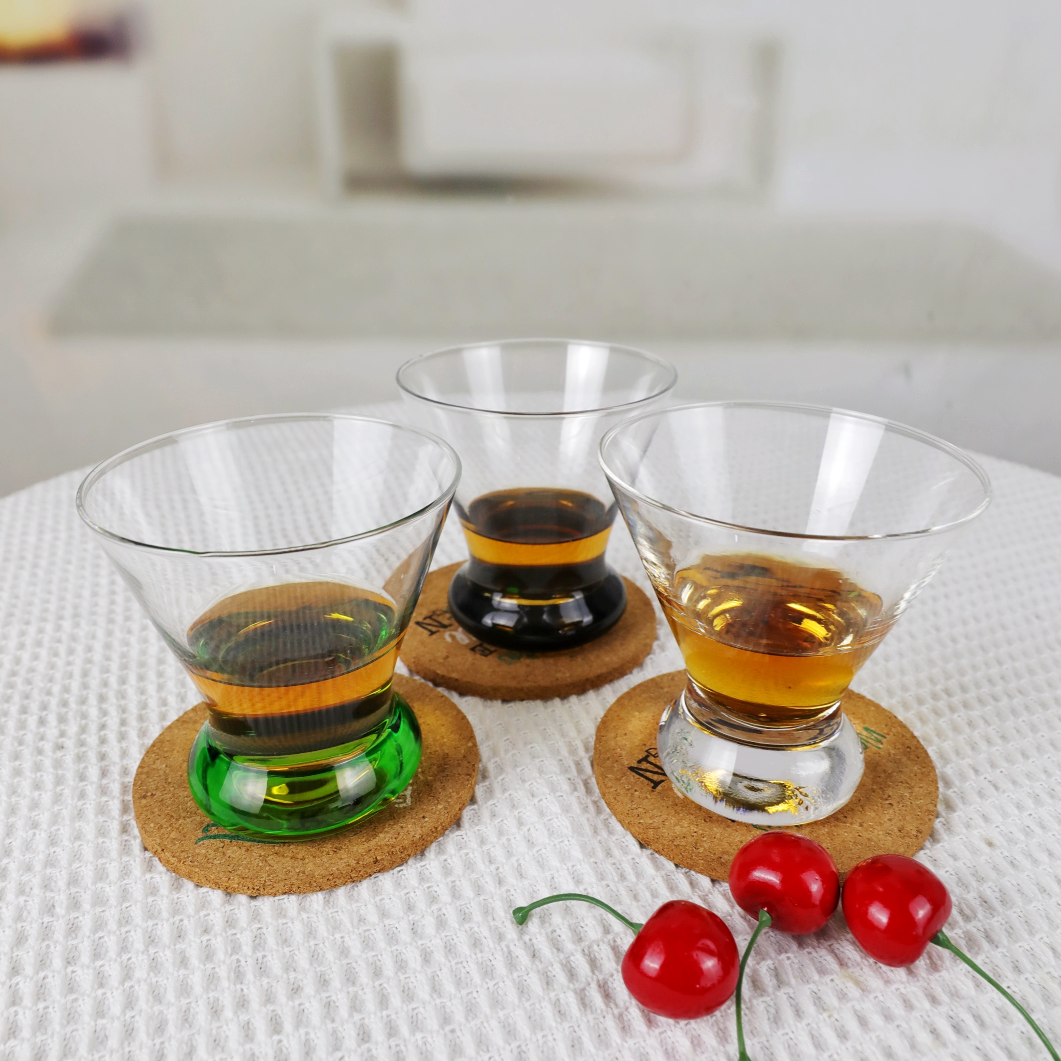 Premium Crystal Clear Martini Glasses with Stemless for Party JW009