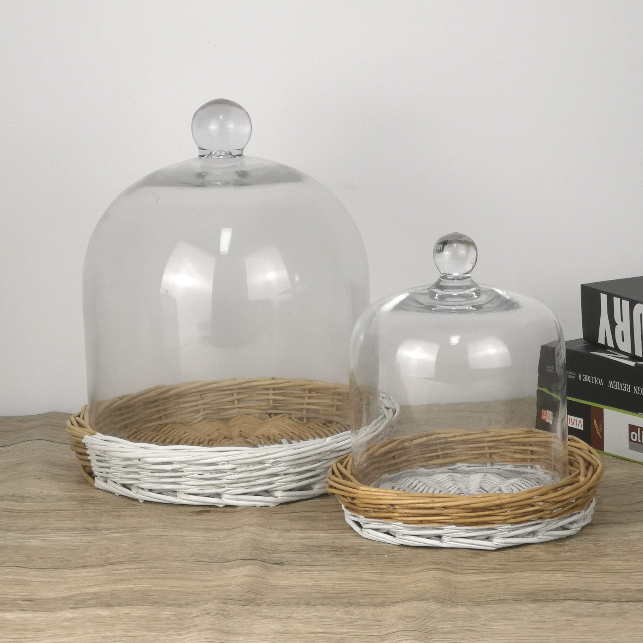 Small Round Shape Glass Cake Cover Dome with Rattan Wrapped Base GZ1790	