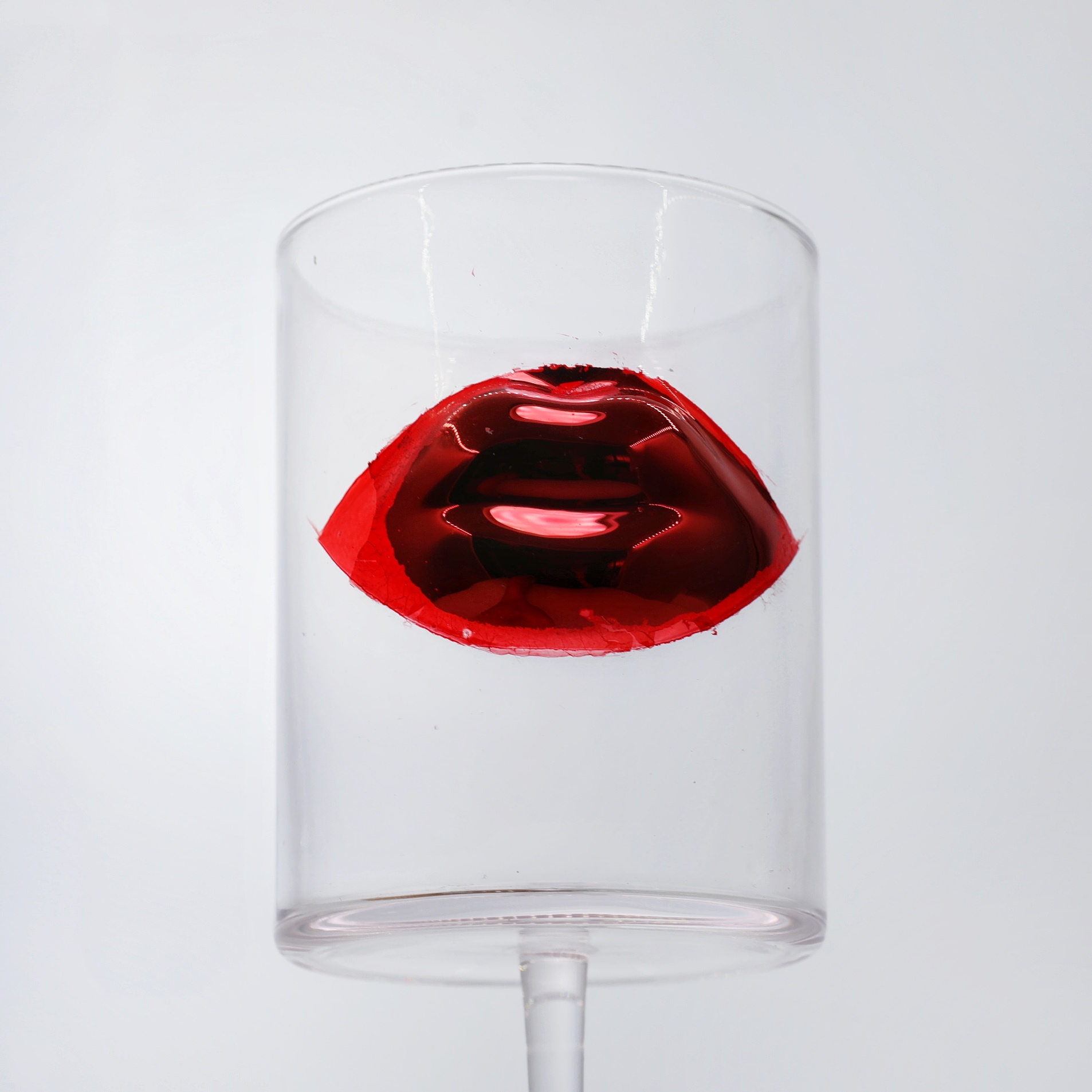 Crystal Champagne Glass with Kiss Available in Different Colors XB622	